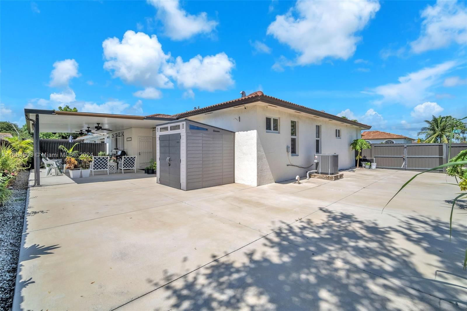 Real estate property located at 12406 214th Ter, Miami-dade, Jesslyn Subdivision, Miami, FL