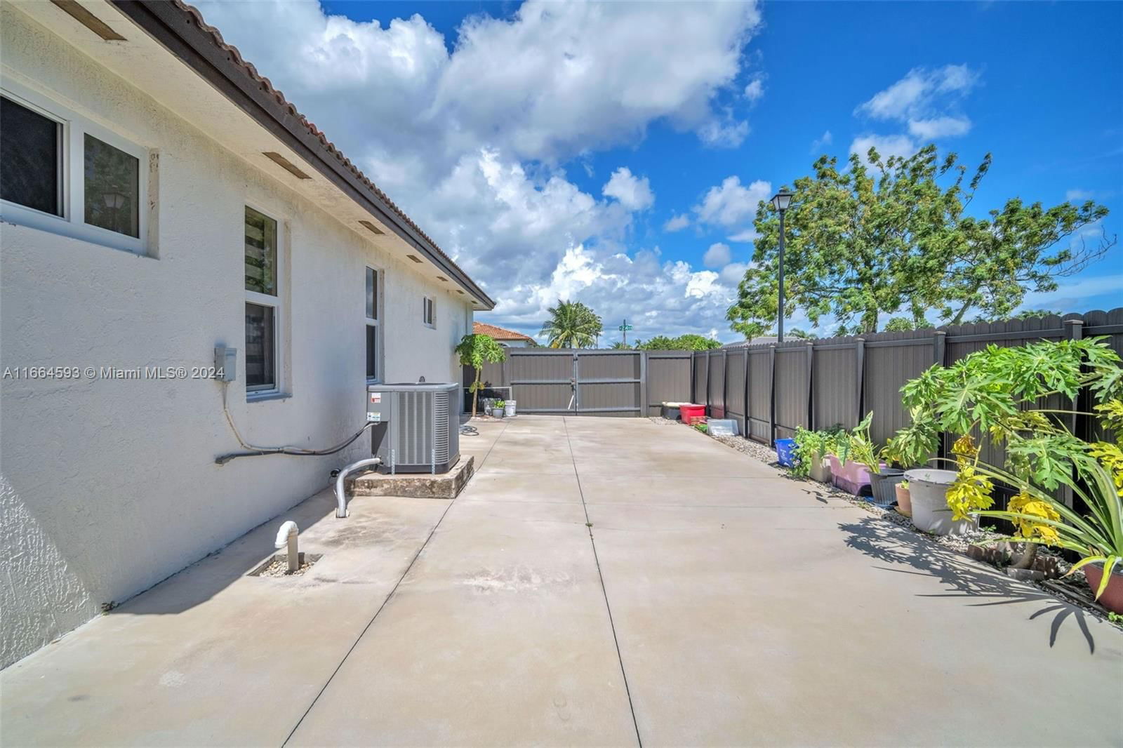Real estate property located at 12406 214th Ter, Miami-dade, Jesslyn Subdivision, Miami, FL