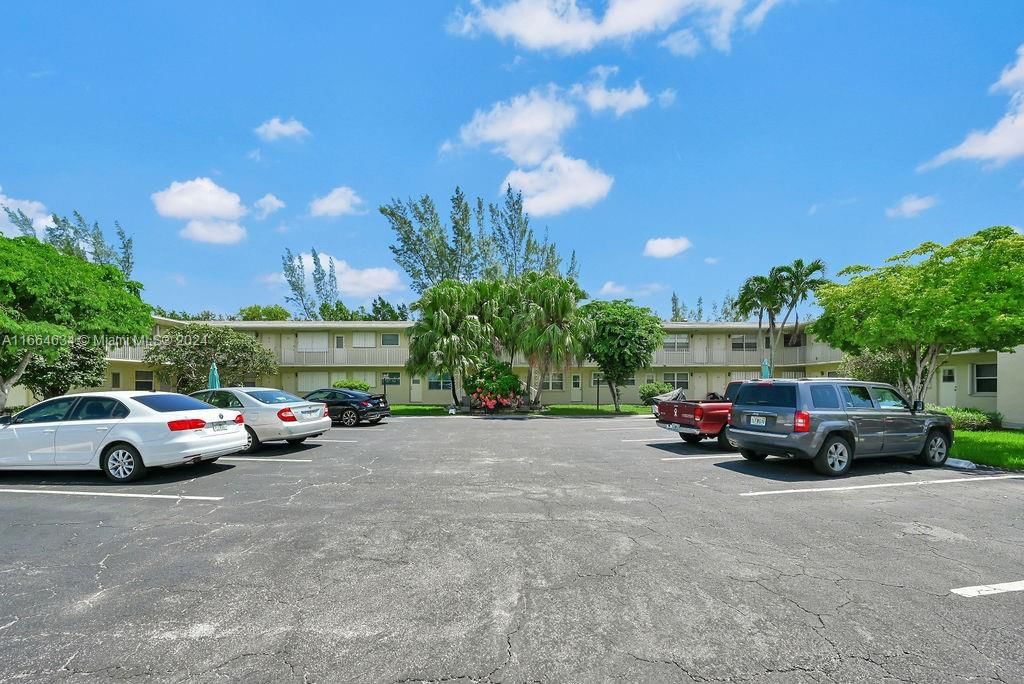 Real estate property located at 1301 12th Ct #3B, Broward, CRYSTAL COURT MANOR 5 CON, Hollywood, FL