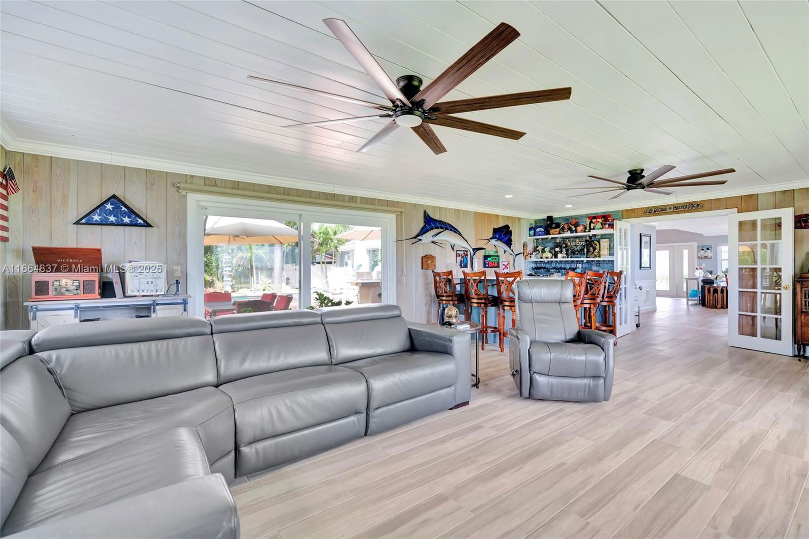 Real estate property located at 13549 Indian River Dr, St Lucie, Resubdivision Of 9/10-37-, Jensen Beach, FL