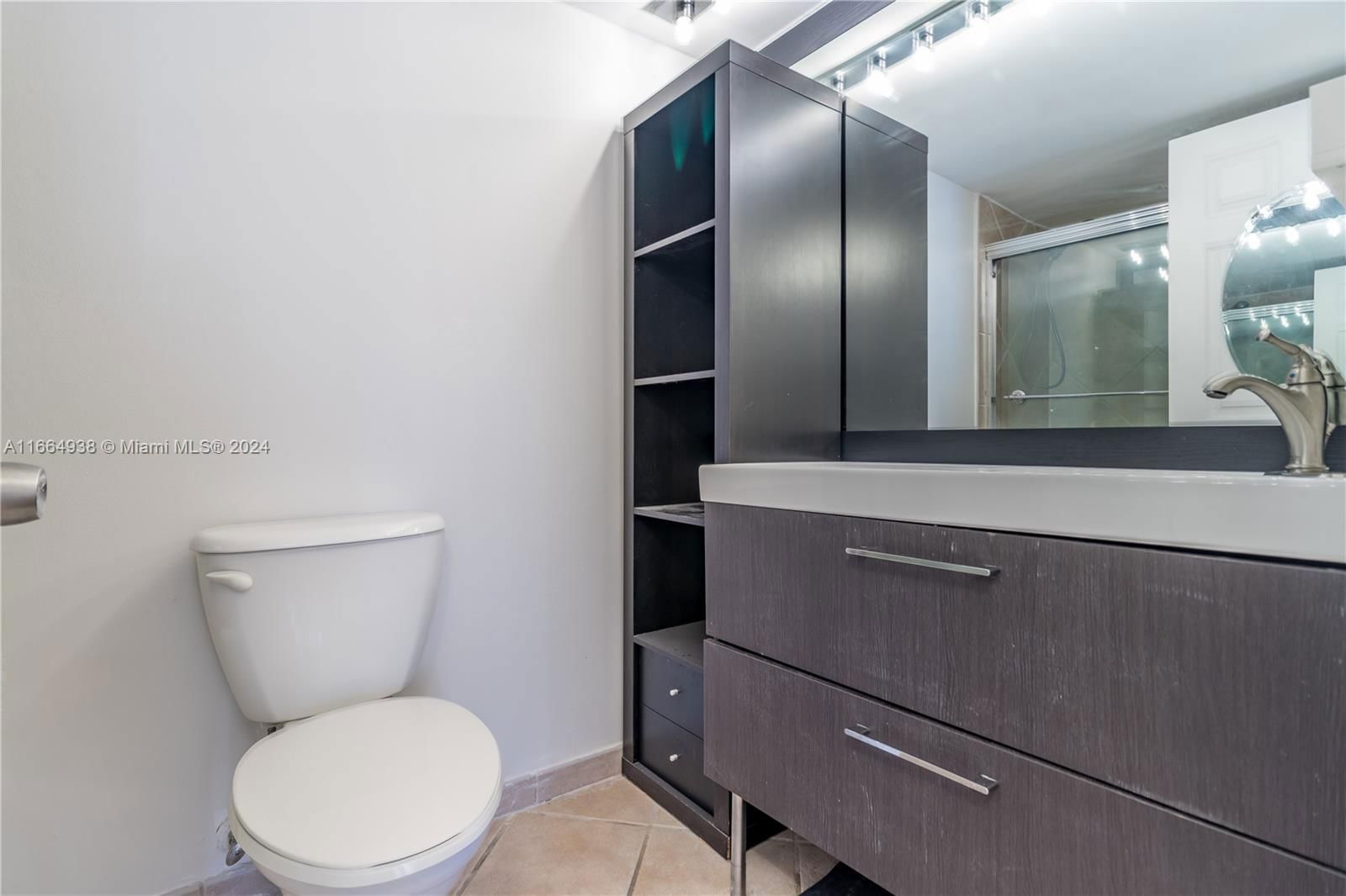 Real estate property located at 6770 Indian Creek Dr #8L, Miami-dade, Aquasol Condo, Miami Beach, FL