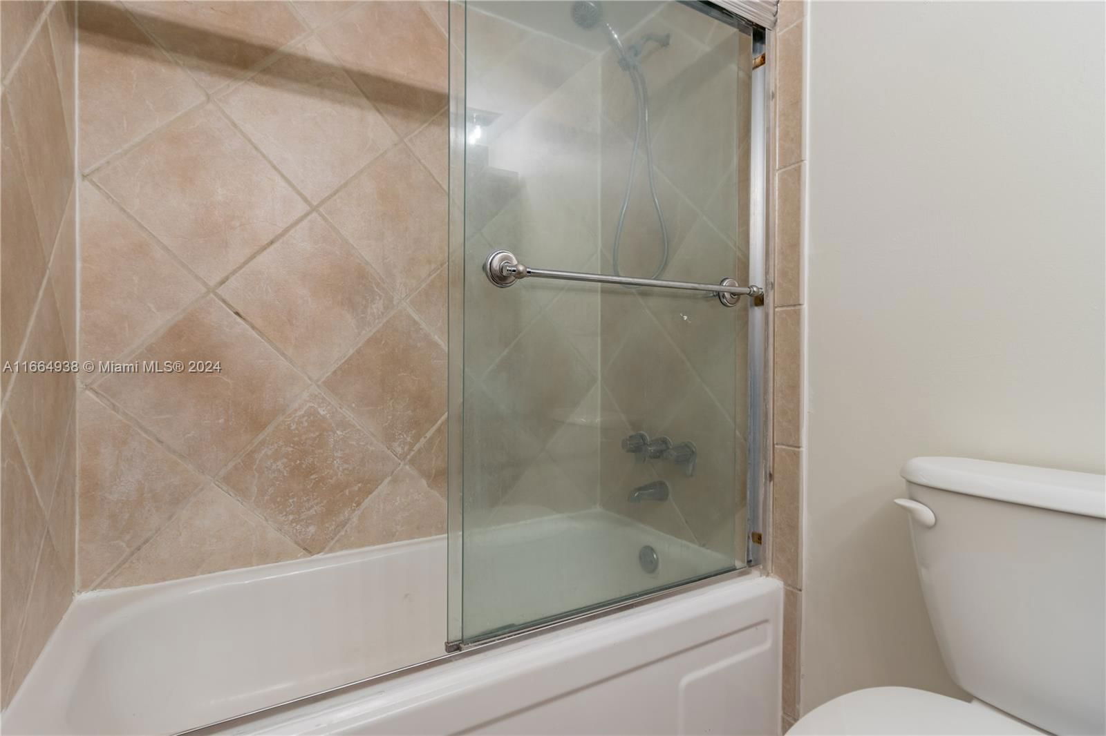 Real estate property located at 6770 Indian Creek Dr #8L, Miami-dade, Aquasol Condo, Miami Beach, FL