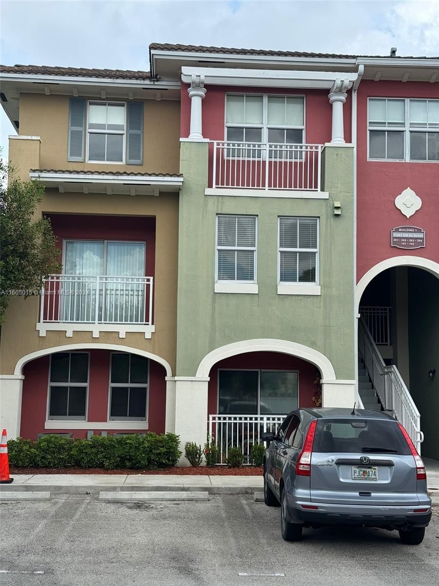 Real estate property located at 11201 83rd St #201, Miami-Dade, PROMENADE SHORES AT DORAL, Doral, FL