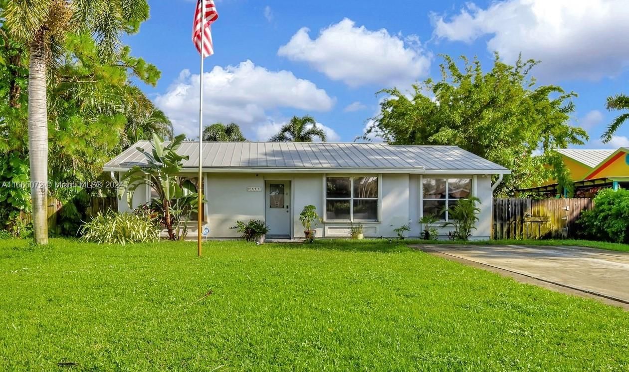 Real estate property located at 5277 Pine Tree Dr, Palm Beach, DELRAY GARDEN ESTATES 3, Delray Beach, FL