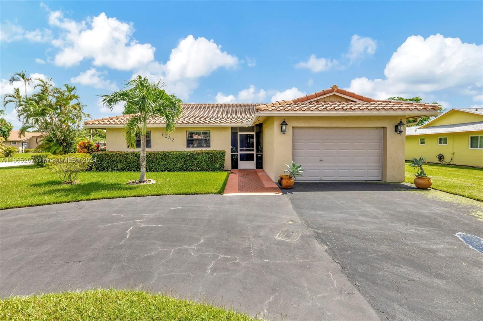 Real estate property located at 7042 106th Ave, Broward, WESTWOOD COMMUNITY 7, Tamarac, FL