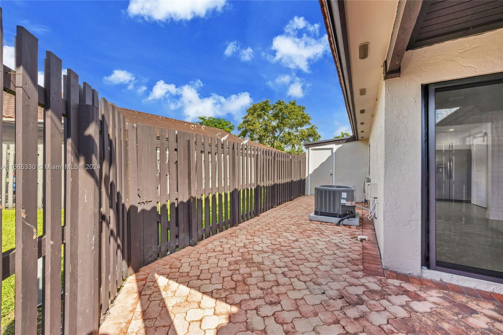 Real estate property located at 14980 48th Ter G, Miami-dade, Lakes Meadow Vilg Homes C, Miami, FL