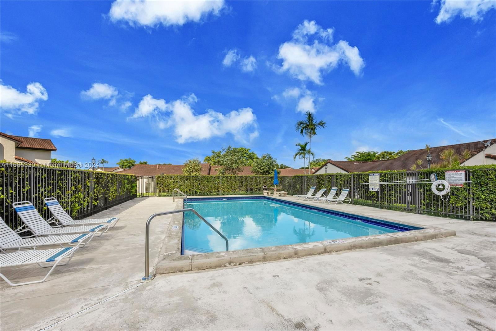 Real estate property located at 14980 48th Ter G, Miami-dade, Lakes Meadow Vilg Homes C, Miami, FL
