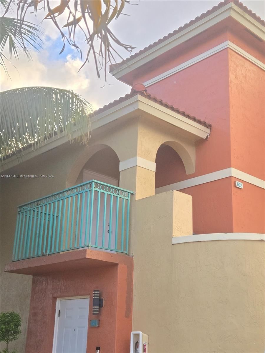 Real estate property located at 7205 173rd Dr #602-6, Miami-Dade, BONITA GOLF VIEW TOWNVILL, Hialeah, FL