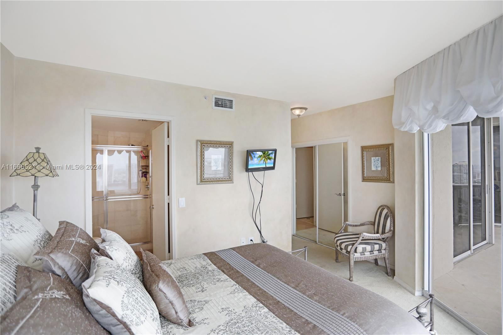 Real estate property located at 17555 Collins Ave #3001, Miami-dade, The Pinnacle Condo, Sunny Isles Beach, FL