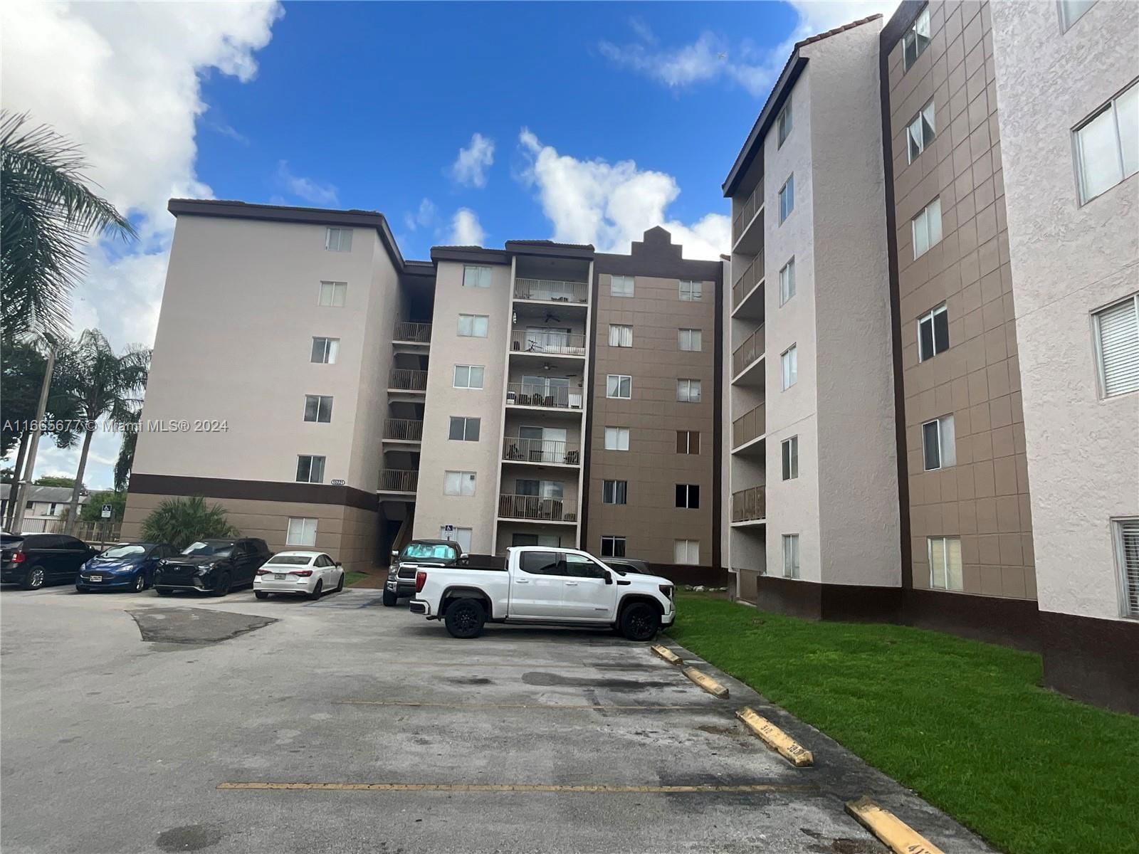 Real estate property located at 15221 80th St #201, Miami-Dade, KENDALL LAKE TOWERS CONDO, Miami, FL