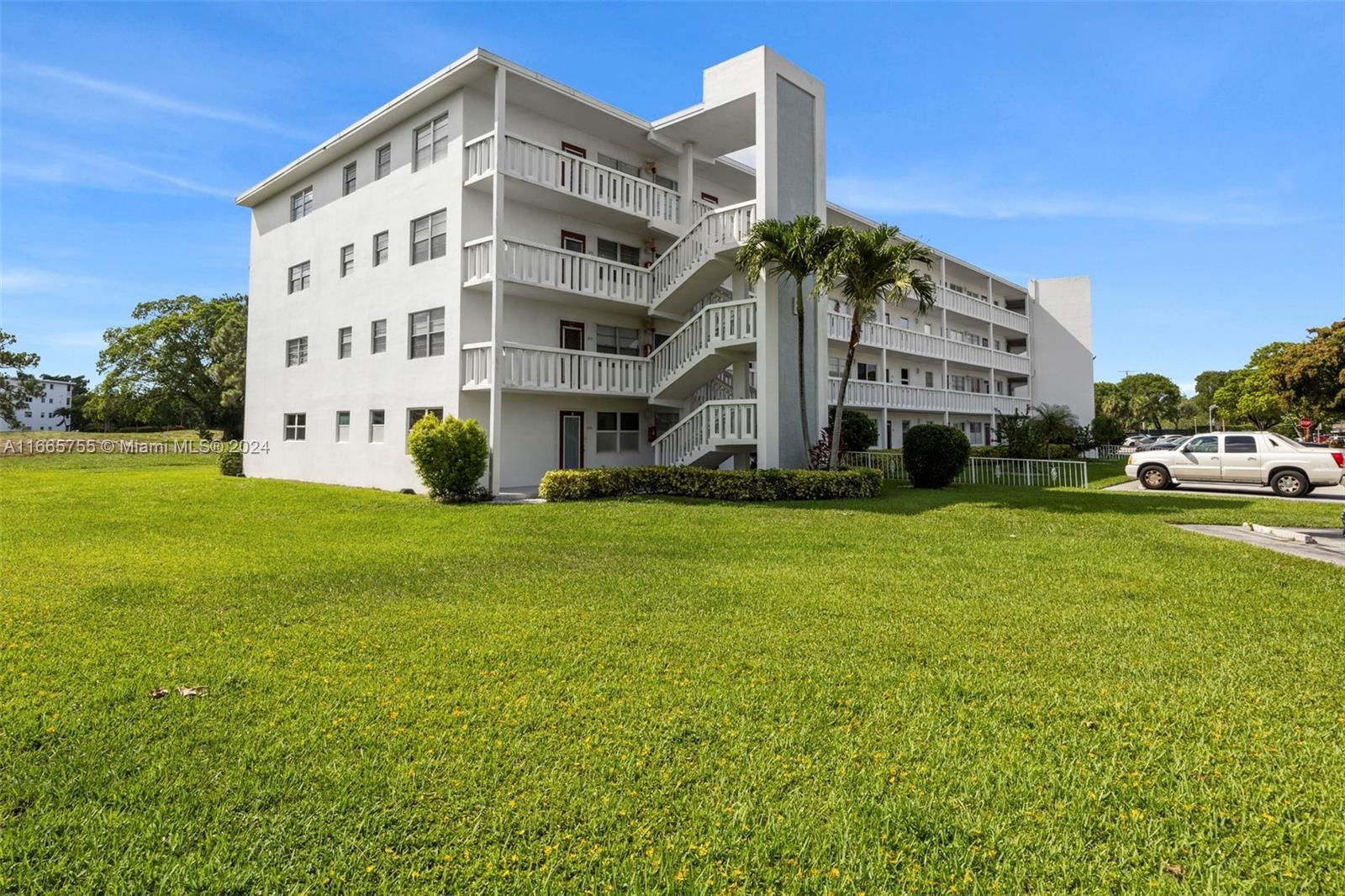 Real estate property located at 4025 Ellesmere B #4025, Broward, ELLESMERE B CONDO, Deerfield Beach, FL