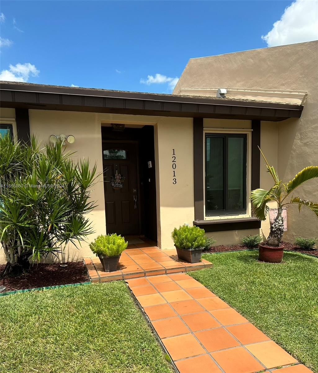 Real estate property located at 12013 110th St Cir E #0, Miami-Dade, DEVON-AIRE VILLAS SEC 3, Miami, FL