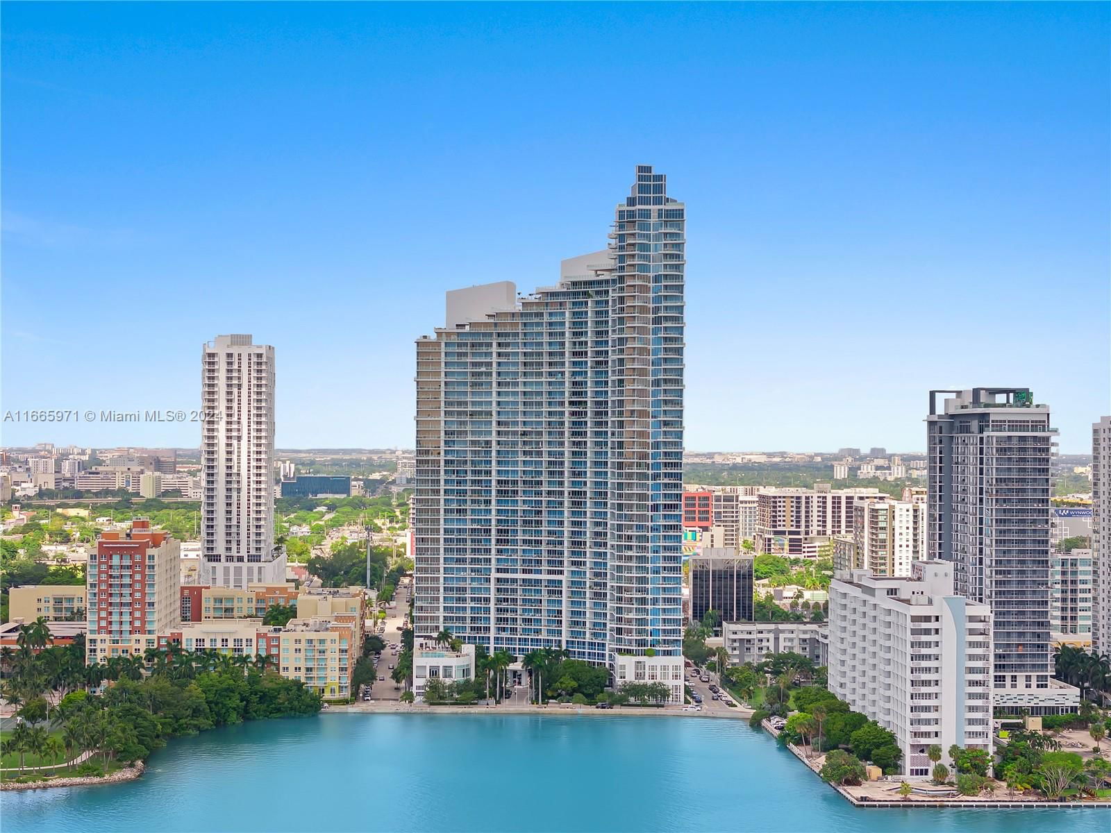 Real estate property located at 2020 Bayshore Dr #4102, Miami-Dade, PARAMOUNT BAY CONDO, Miami, FL