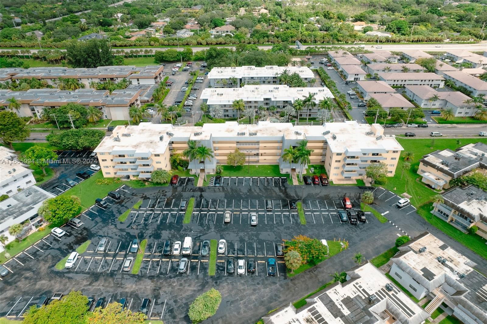 Real estate property located at 7410 82nd St K302, Miami-Dade, Village at Dadeland, Miami, FL