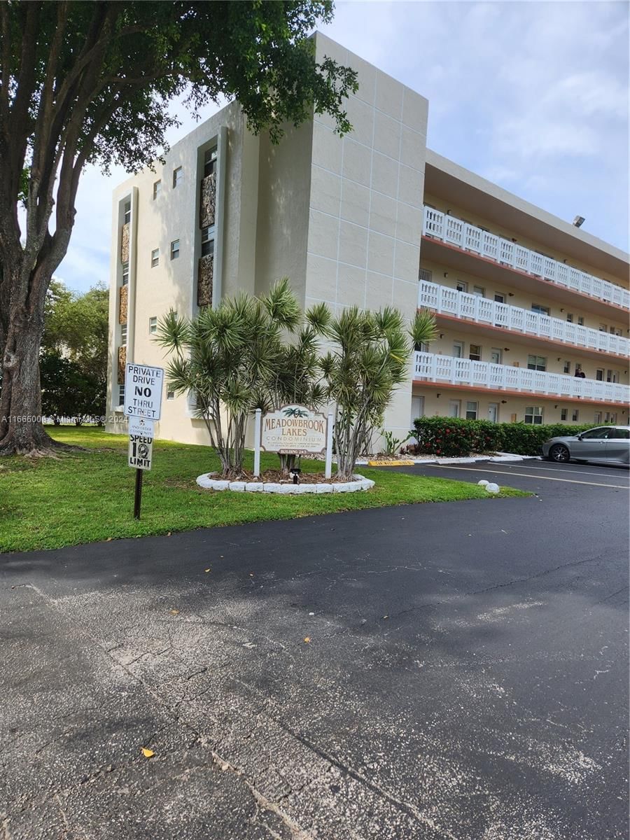 Real estate property located at , Broward, MEADOWBROOK LAKES CONDO, Dania Beach, FL