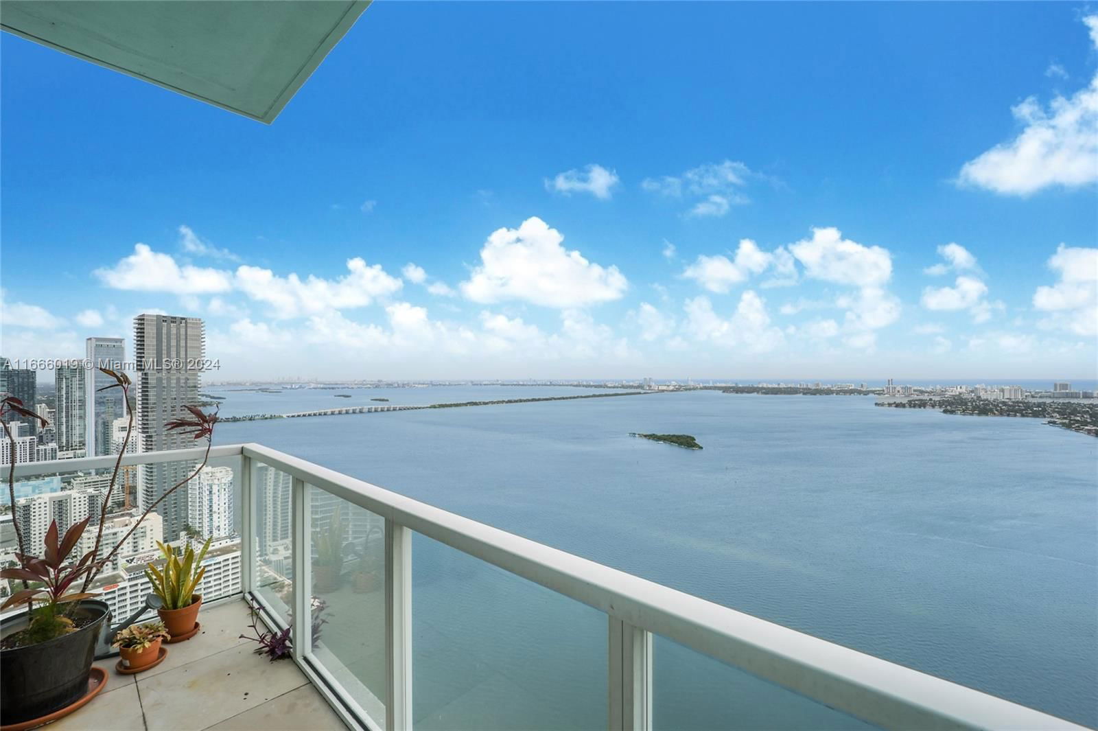 Real estate property located at 1900 Bayshore Dr #4802, Miami-Dade, QUANTUM ON THE BAY CONDO, Miami, FL