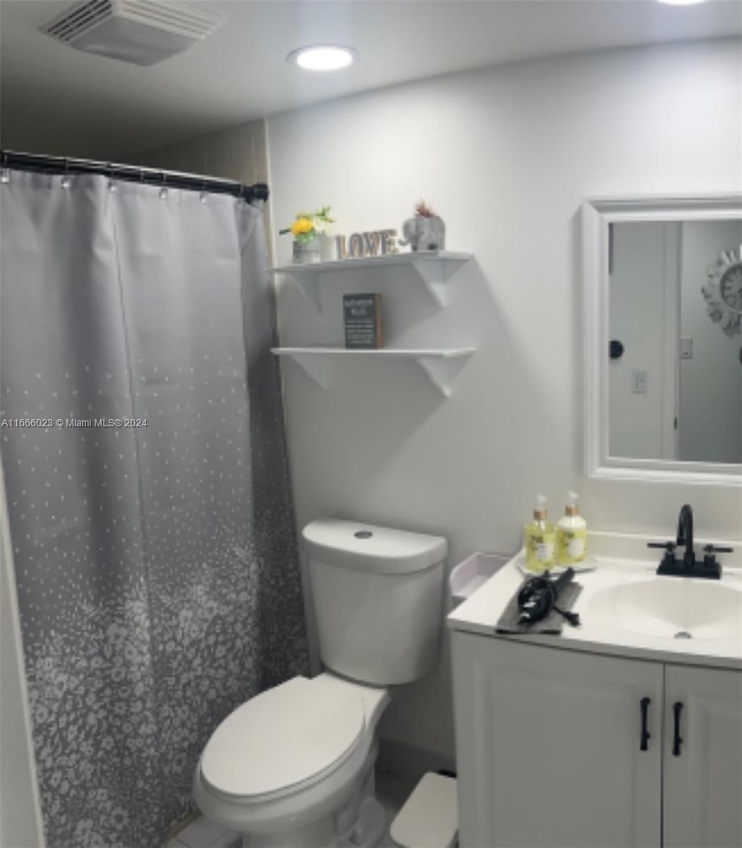 Real estate property located at 111 Hollybrook Dr #105, Broward, Hollybrook, Pembroke Pines, FL