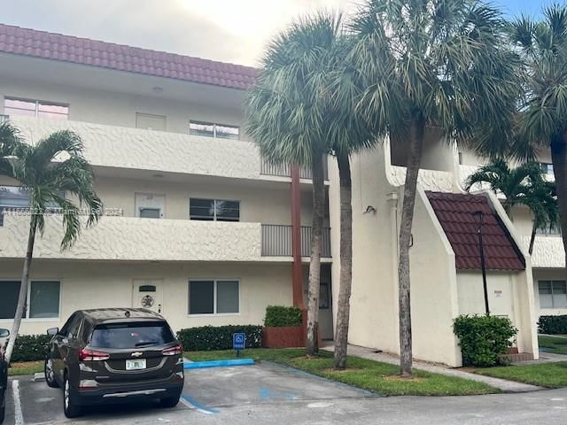 Real estate property located at 111 Hollybrook Dr #105, Broward, Hollybrook, Pembroke Pines, FL