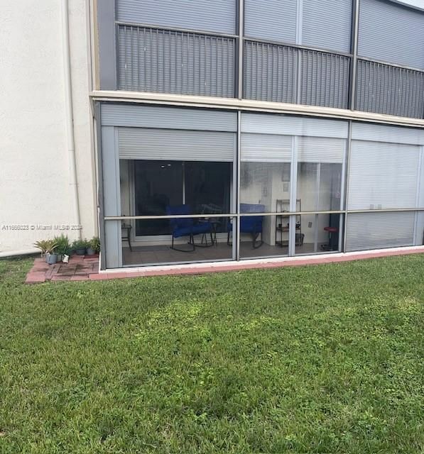 Real estate property located at 111 Hollybrook Dr #105, Broward, Hollybrook, Pembroke Pines, FL