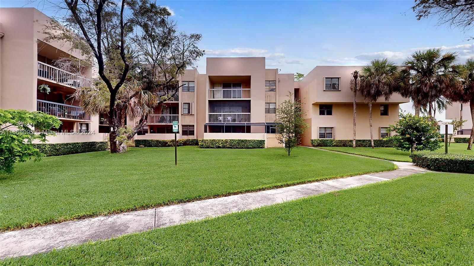 Real estate property located at 10425 112th Ave #306, Miami-Dade, GARDENS OF KENDALL CONDO, Miami, FL