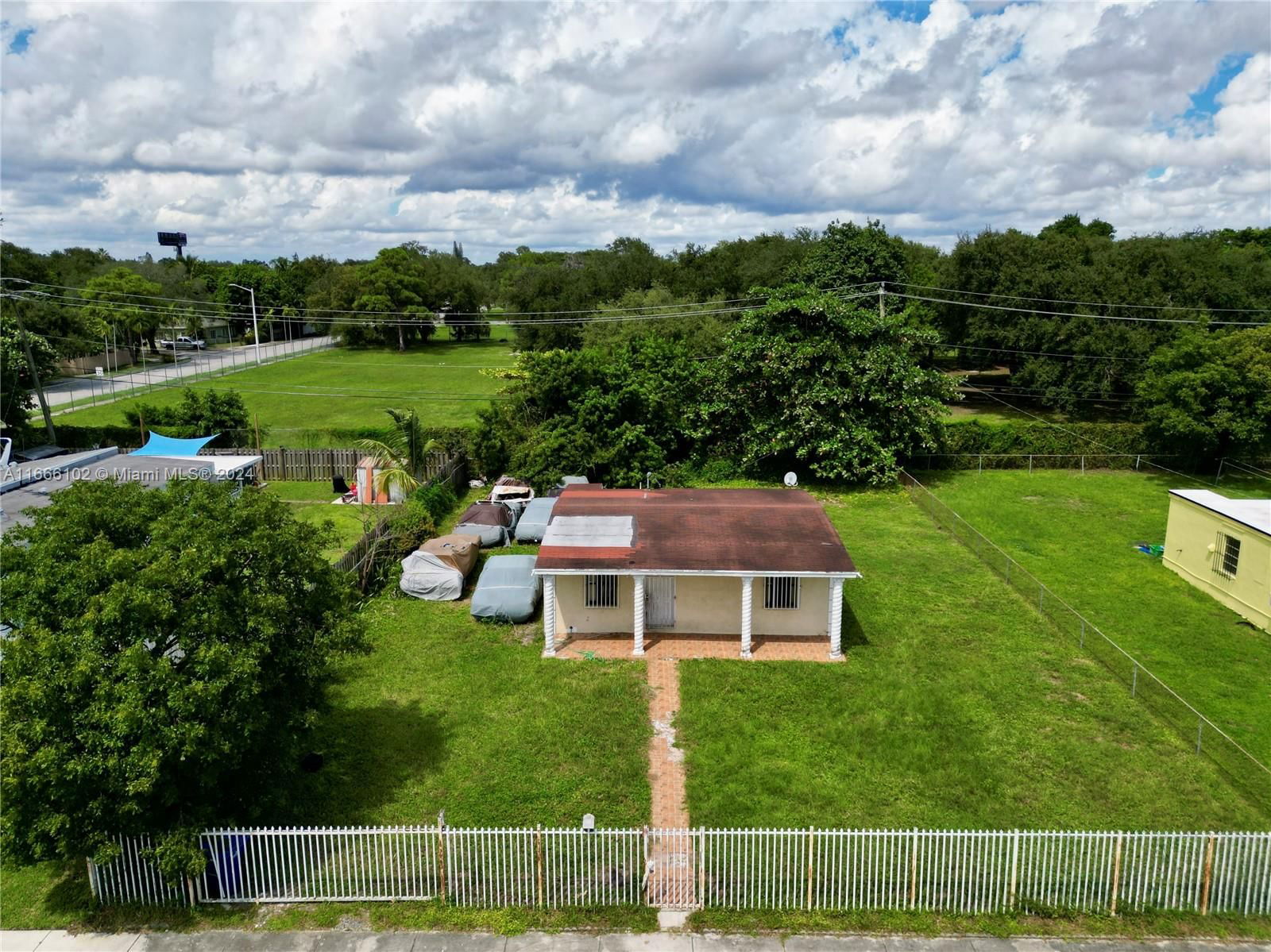 Real estate property located at 2505 162nd Ter, Miami-Dade, BUNCHE PARK, Miami Gardens, FL