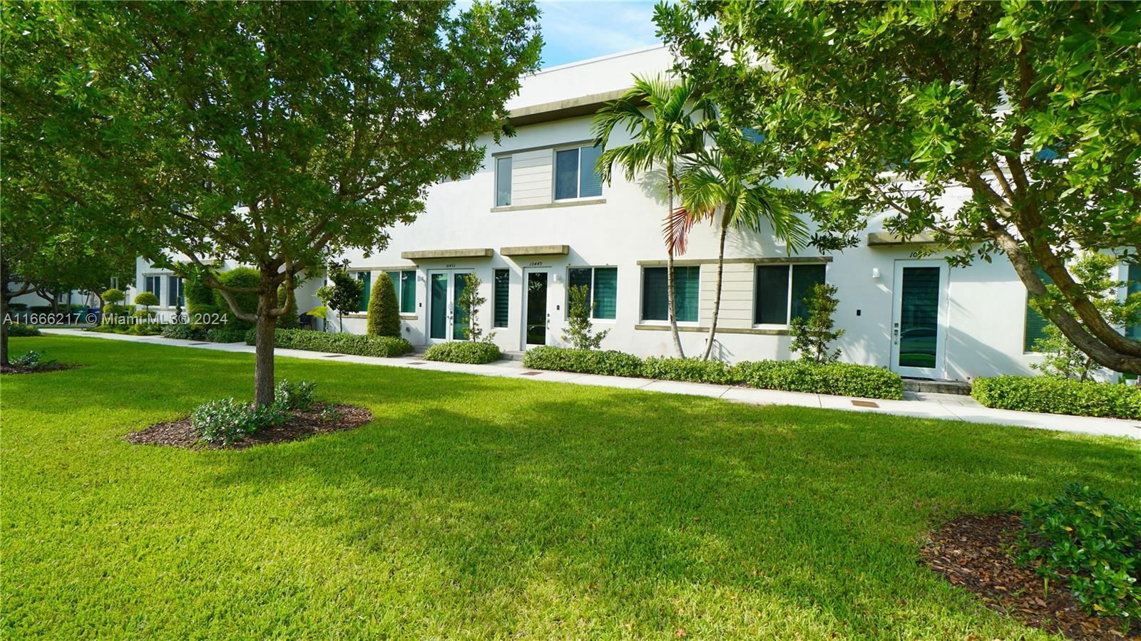 Real estate property located at 10449 66th St, Miami-Dade, LANDMARK AT DORAL CENTRAL, Doral, FL