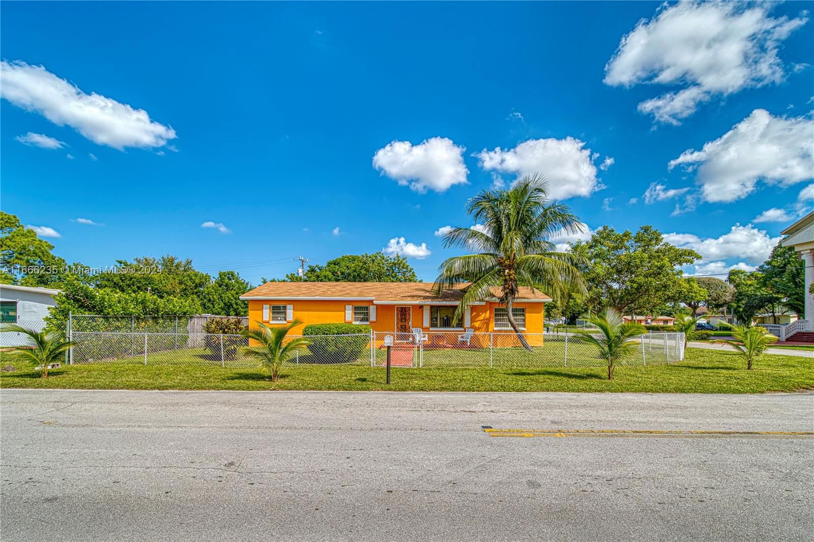 Real estate property located at 3401 213th St, Miami-Dade, LIBERTY GARDENS, Miami Gardens, FL