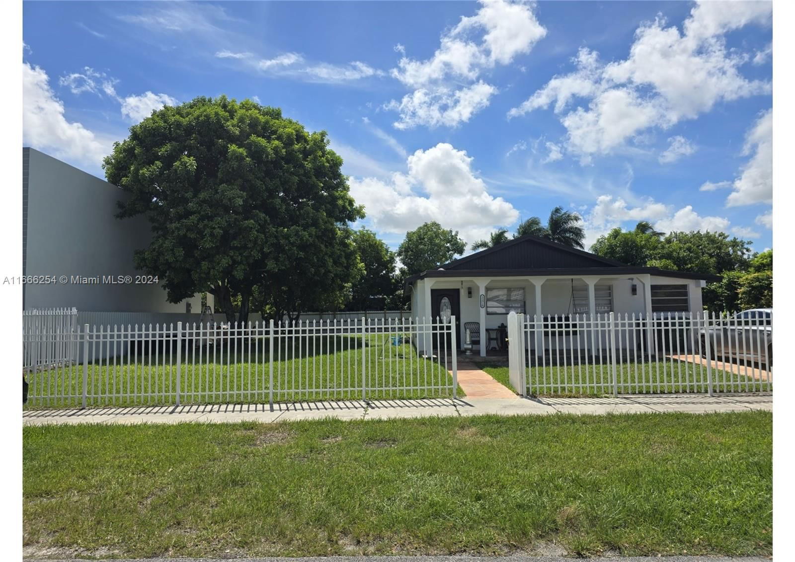 Real estate property located at 11510 182nd Ter, Miami-Dade, SOUTH MIAMI HEIGHTS ADDN, Miami, FL