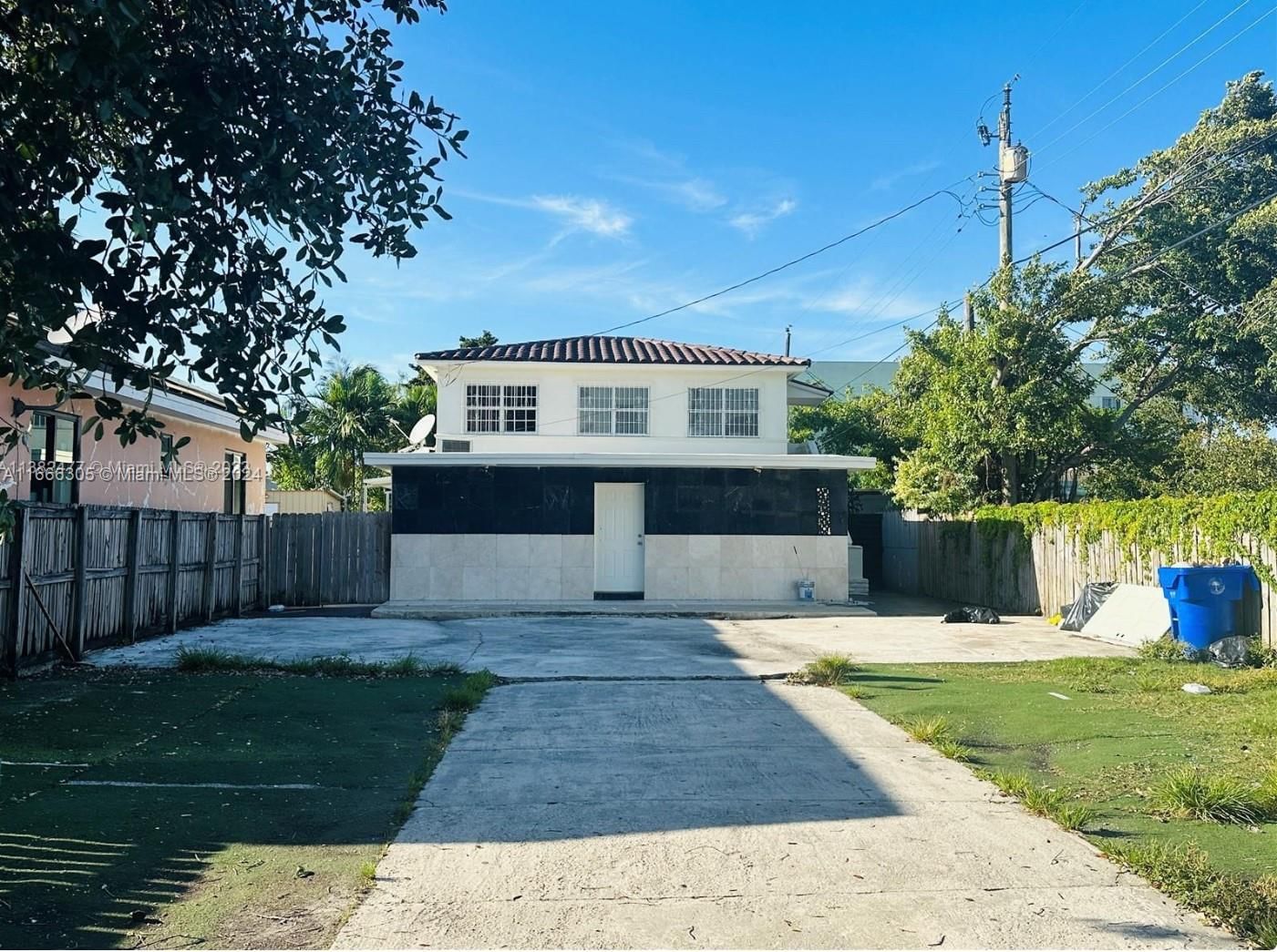 Real estate property located at 2215 33rd St, Miami-Dade, EVERGREEN LAWNS, Miami, FL