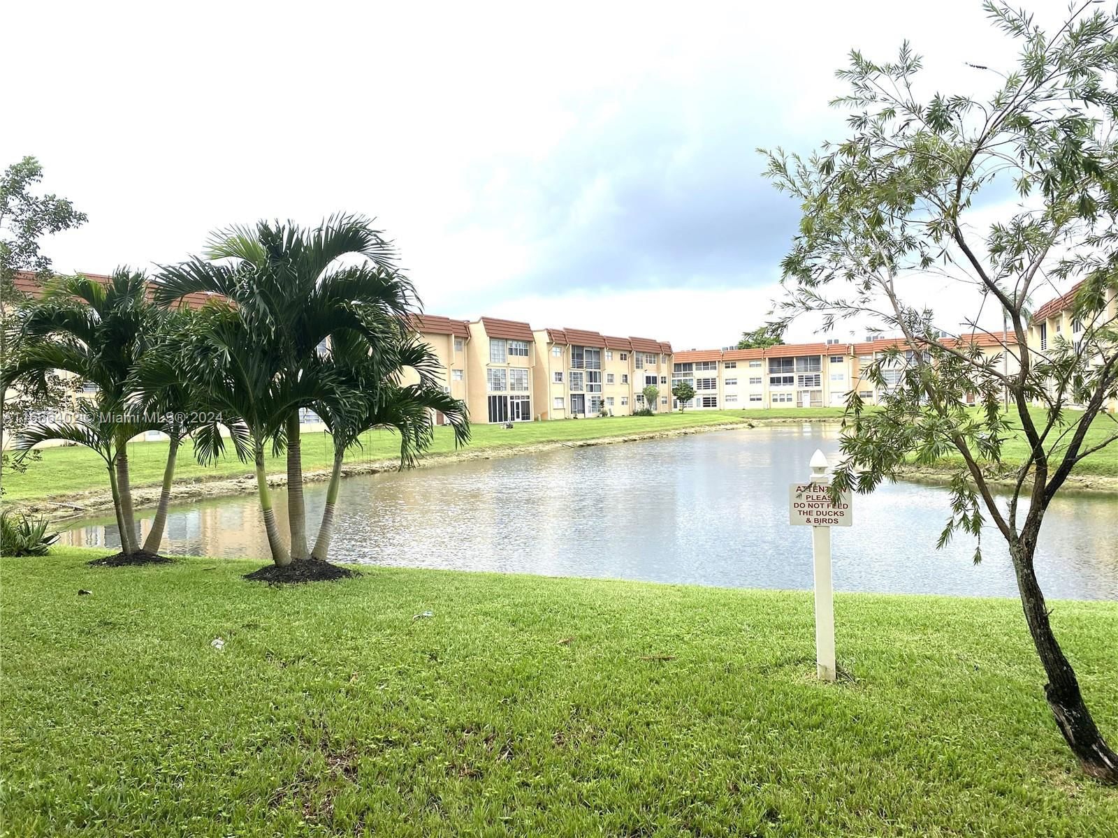 Real estate property located at 8901 Sunrise Lakes Blvd #204, Broward, SUNRISE LAKES 82 CONDO, Sunrise, FL