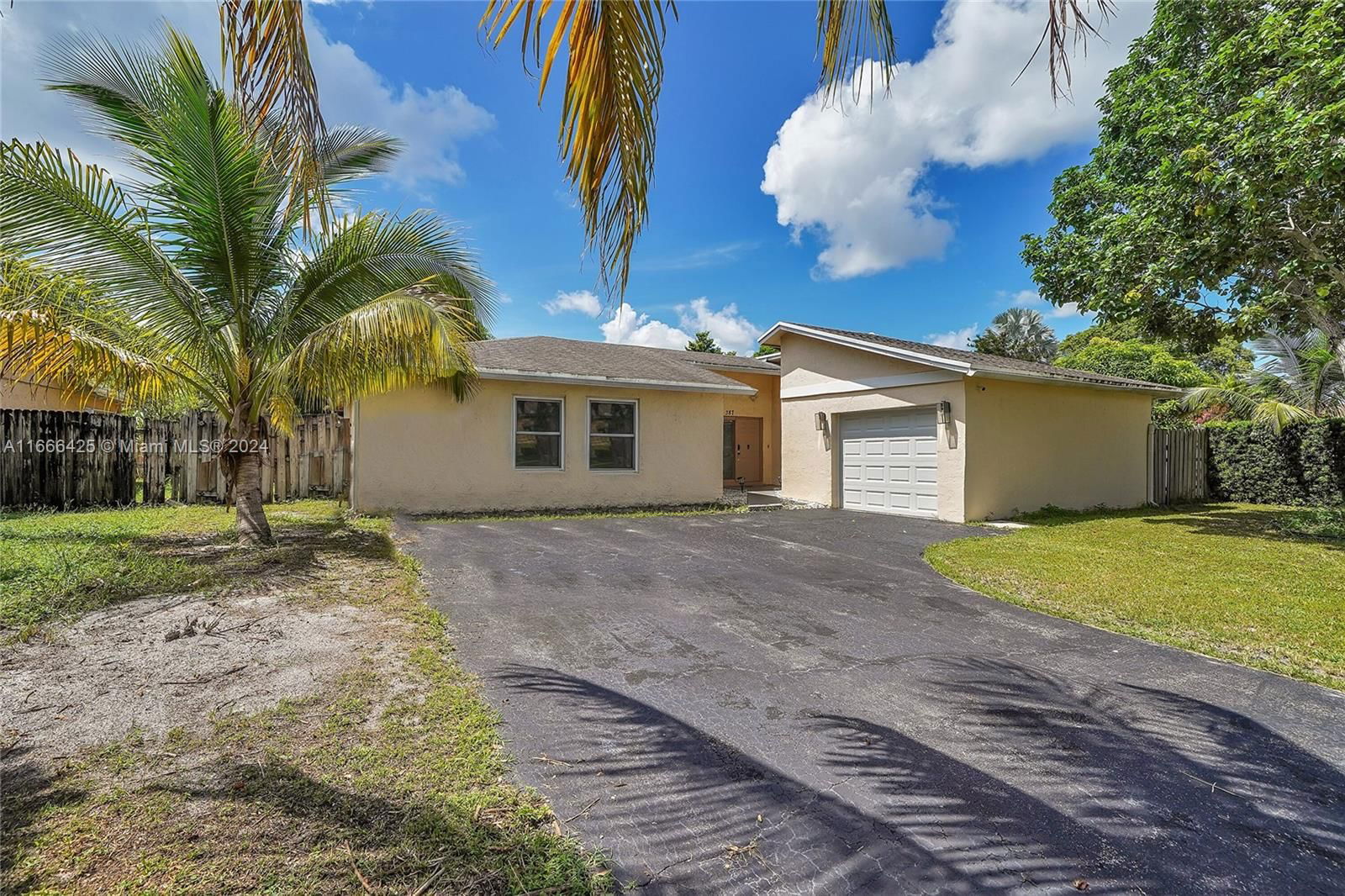 Real estate property located at 387 39th Way, Broward, VILLAGES OF HILLSBORO SEC, Deerfield Beach, FL