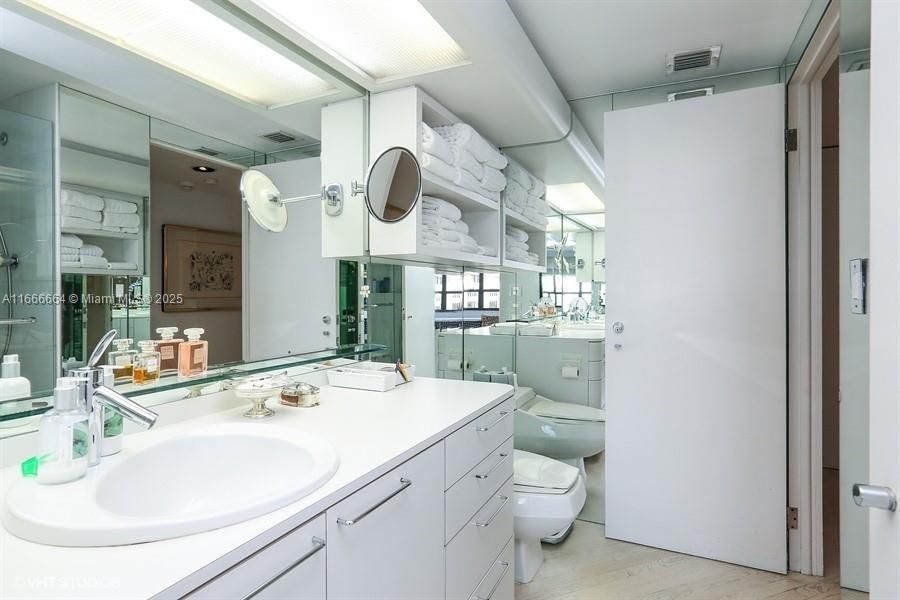Real estate property located at 2 Grove Isle Dr B1708, Miami-dade, Grove Isle, Miami, FL