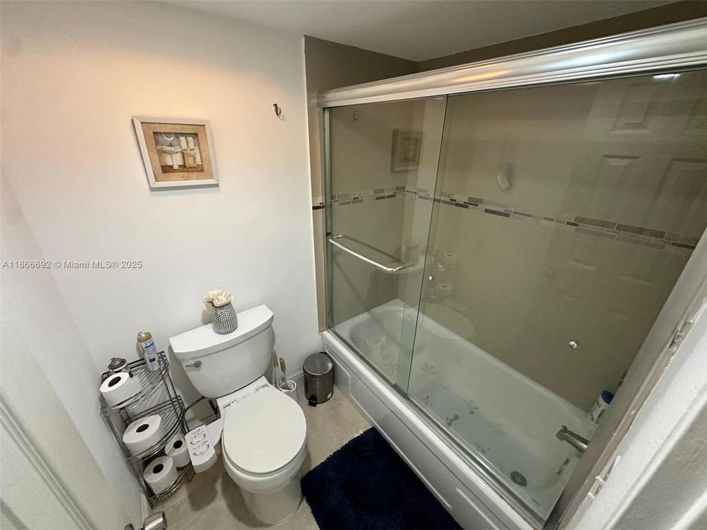 Real estate property located at 2201 Ocean Dr #904, Broward, Quadomain Tower I And Iv, Hollywood, FL