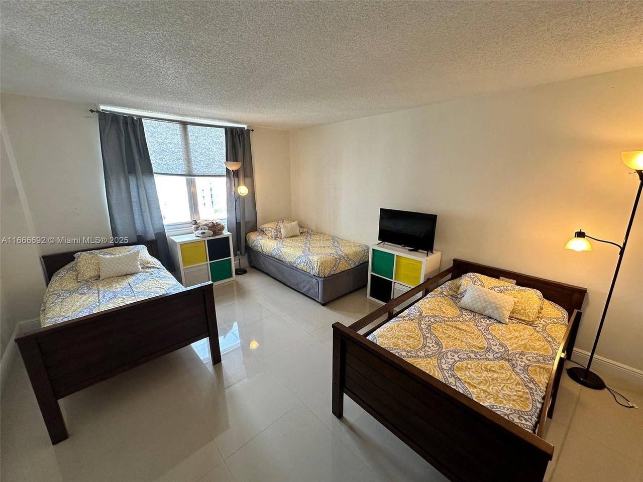Real estate property located at 2201 Ocean Dr #904, Broward, Quadomain Tower I And Iv, Hollywood, FL