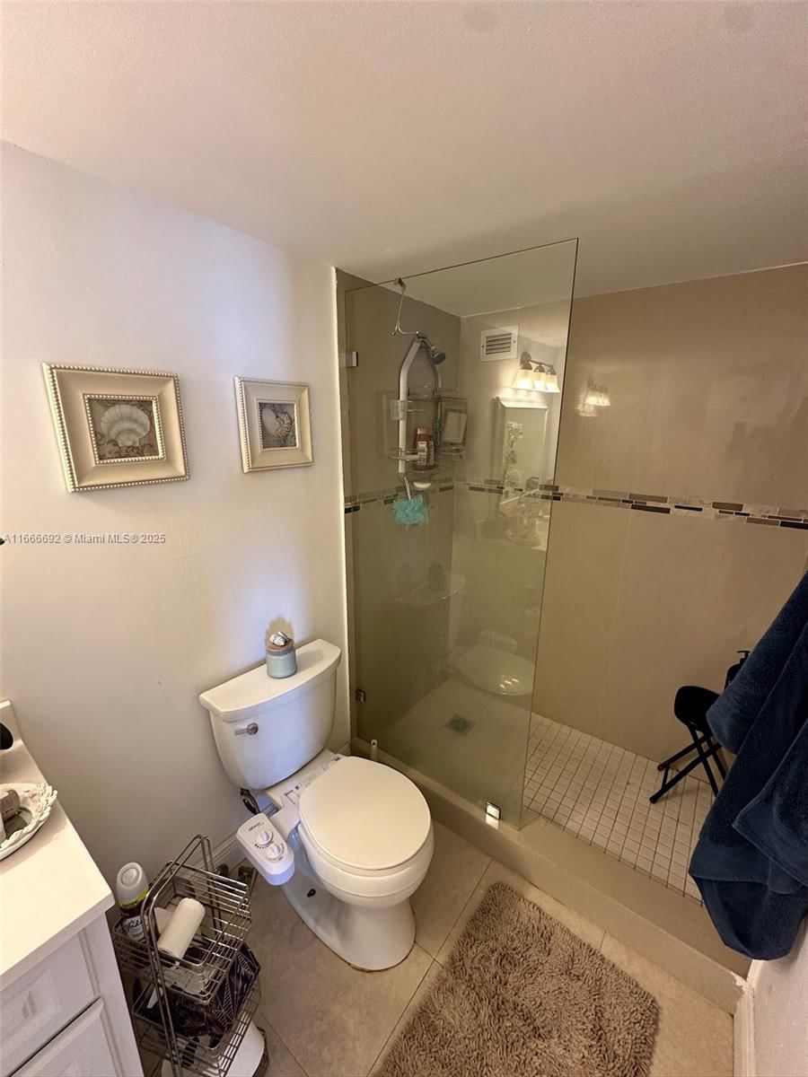 Real estate property located at 2201 Ocean Dr #904, Broward, Quadomain Tower I And Iv, Hollywood, FL