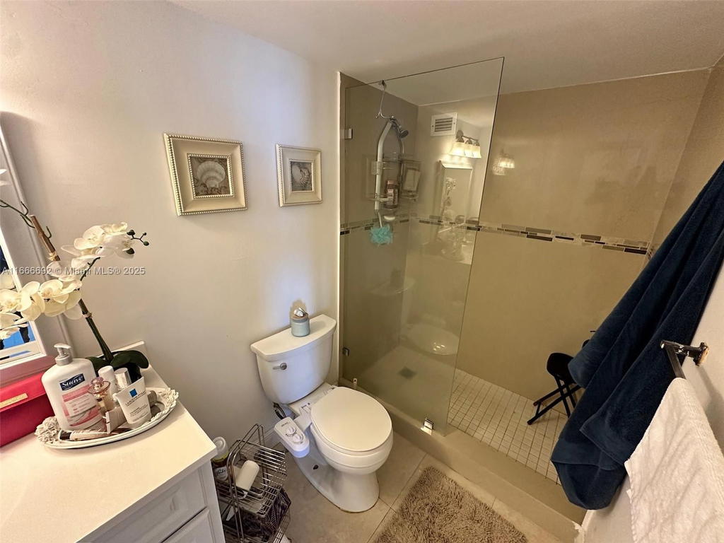 Real estate property located at 2201 Ocean Dr #904, Broward, Quadomain Tower I And Iv, Hollywood, FL