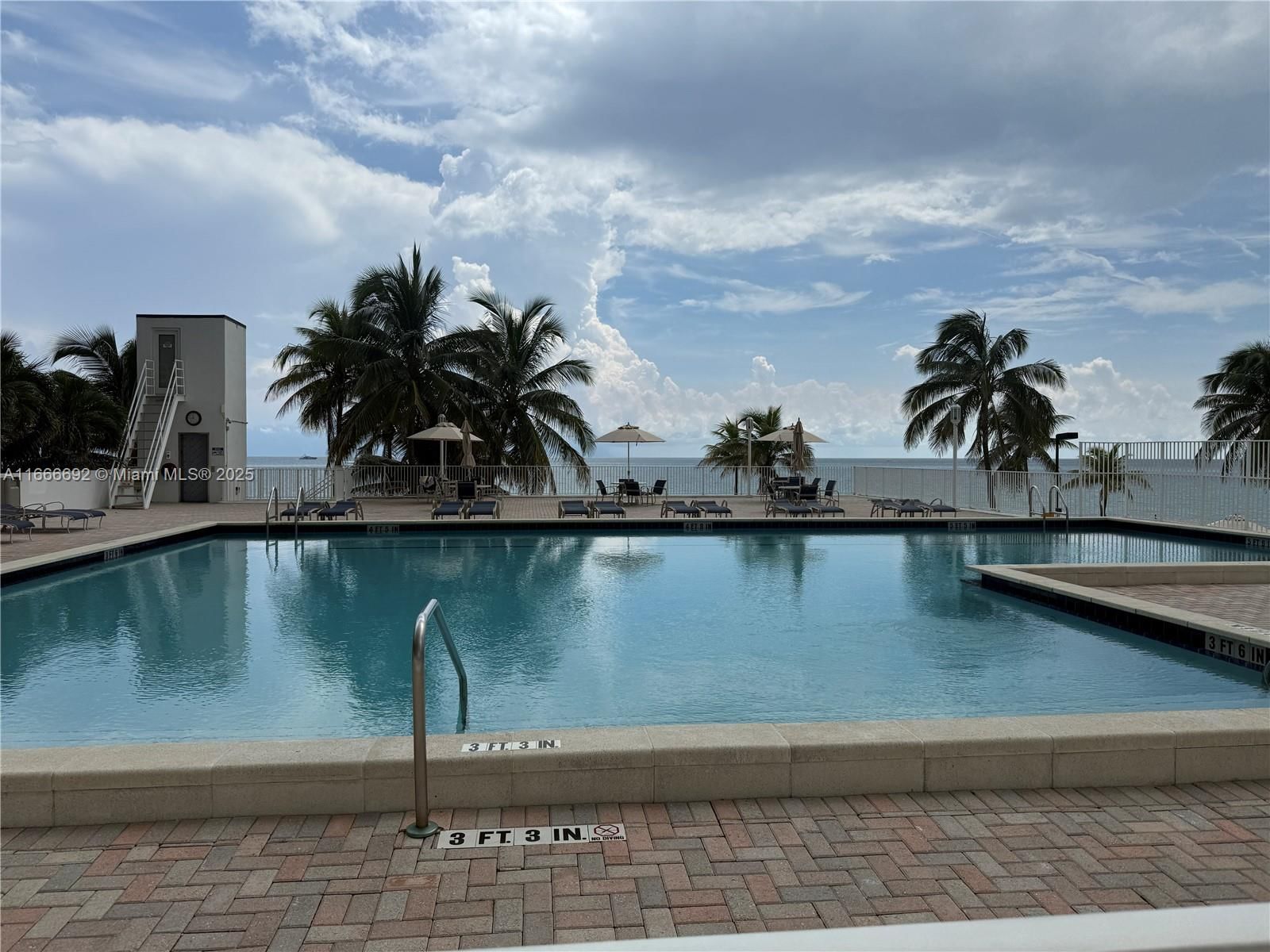 Real estate property located at 2201 Ocean Dr #904, Broward, Quadomain Tower I And Iv, Hollywood, FL