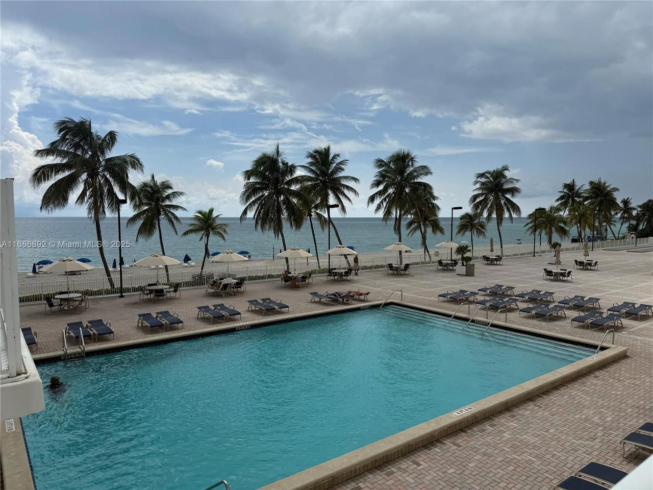 Real estate property located at 2201 Ocean Dr #904, Broward, Quadomain Tower I And Iv, Hollywood, FL