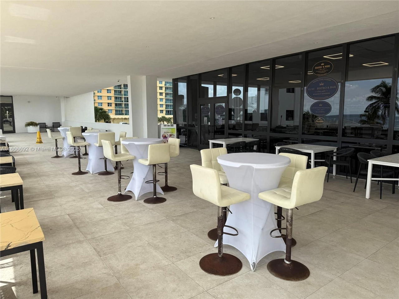 Real estate property located at 2201 Ocean Dr #904, Broward, Quadomain Tower I And Iv, Hollywood, FL