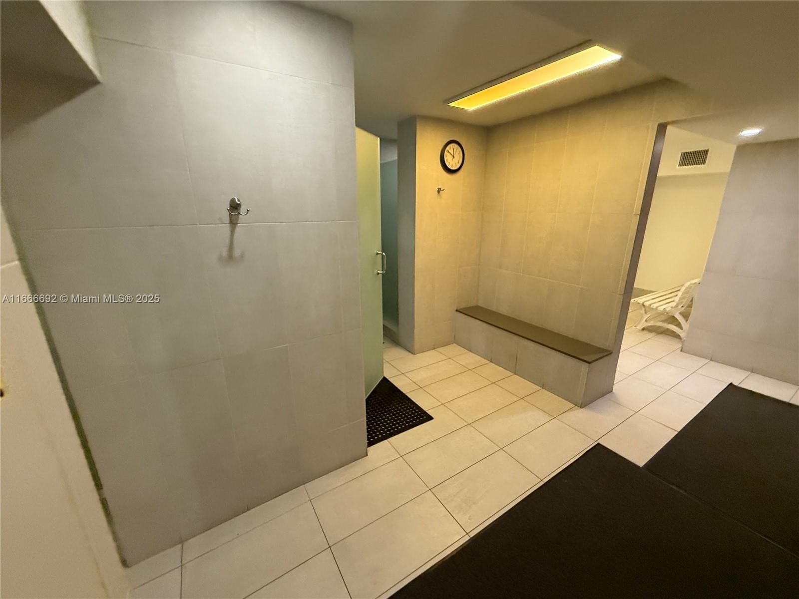 Real estate property located at 2201 Ocean Dr #904, Broward, Quadomain Tower I And Iv, Hollywood, FL
