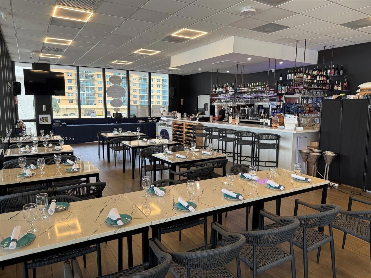 Real estate property located at 2201 Ocean Dr #904, Broward, Quadomain Tower I And Iv, Hollywood, FL
