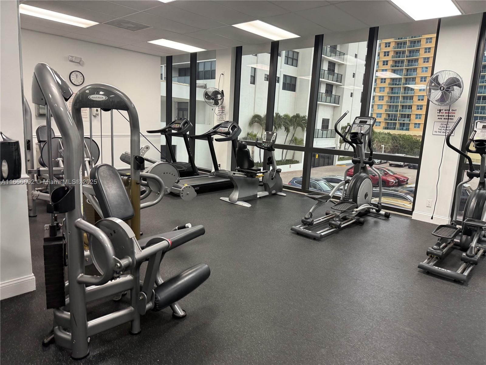 Real estate property located at 2201 Ocean Dr #904, Broward, Quadomain Tower I And Iv, Hollywood, FL