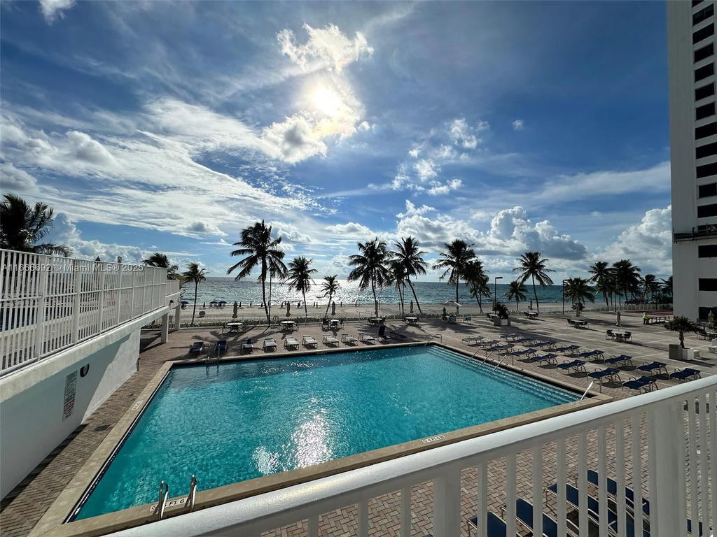 Real estate property located at 2201 Ocean Dr #904, Broward, Quadomain Tower I And Iv, Hollywood, FL