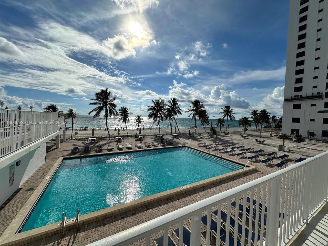 Real estate property located at 2201 Ocean Dr #904, Broward, Quadomain Tower I And Iv, Hollywood, FL