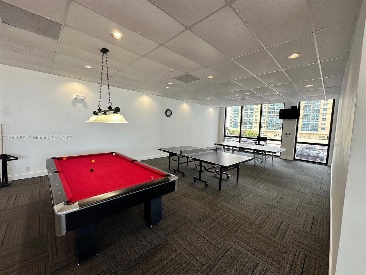 Real estate property located at 2201 Ocean Dr #904, Broward, Quadomain Tower I And Iv, Hollywood, FL