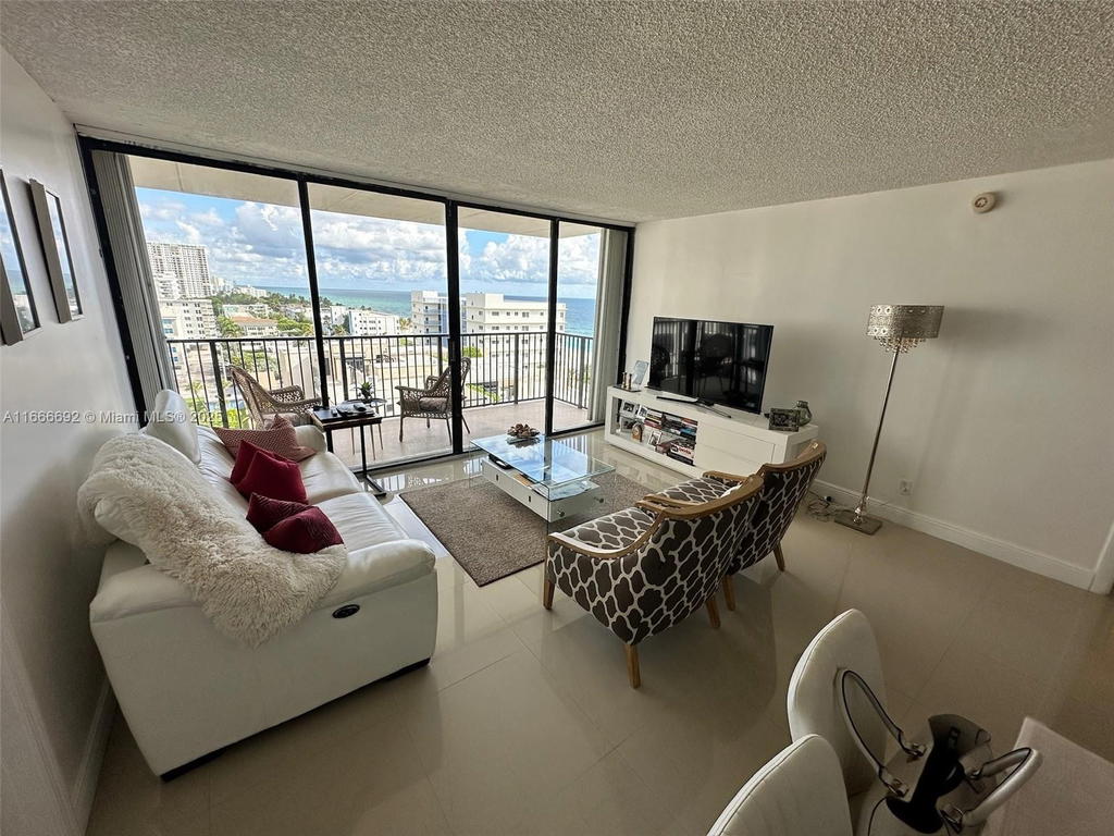 Real estate property located at 2201 Ocean Dr #904, Broward, Quadomain Tower I And Iv, Hollywood, FL