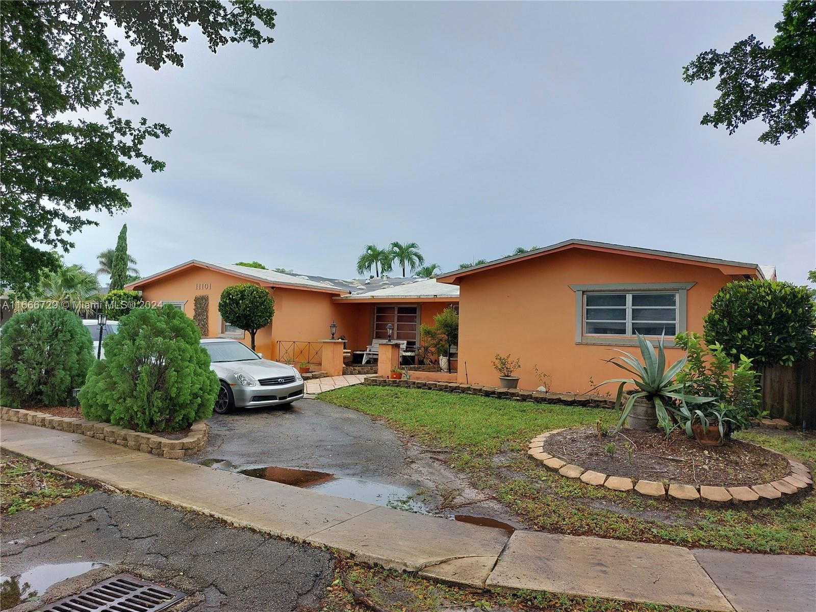 Real estate property located at 11101 19th St, Broward, PEMBROKE LAKES SEC 2, Pembroke Pines, FL