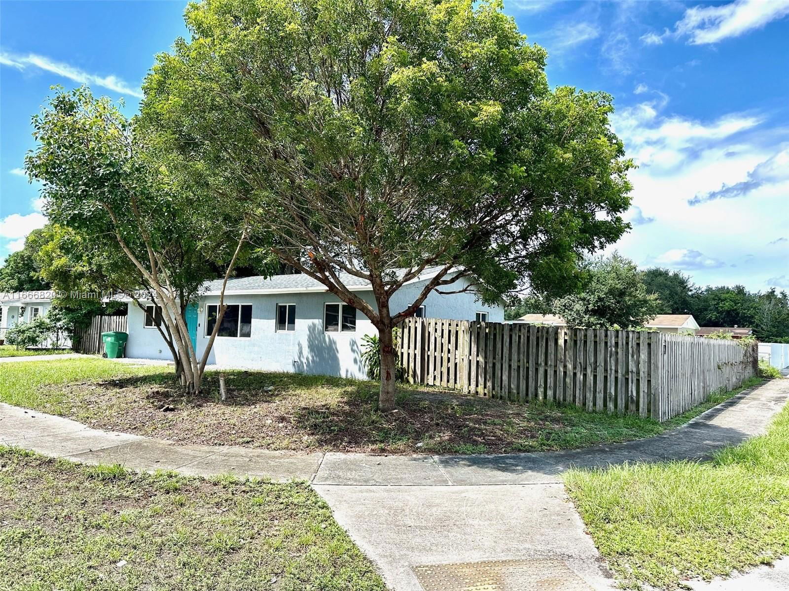 Real estate property located at 3801 208th St, Miami-Dade, VISTA VERDE SEC 2, Miami Gardens, FL