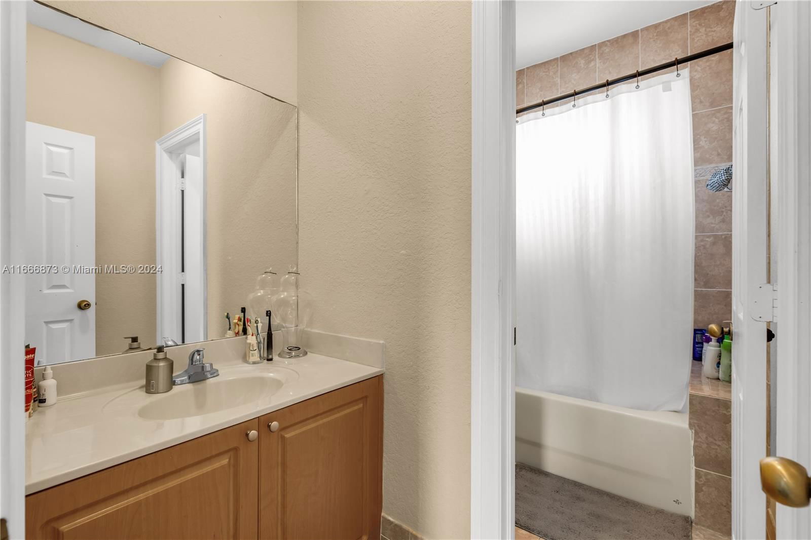 Real estate property located at 2464 147th Path #2464, Miami-dade, Coral Lakes Kingdom, Miami, FL