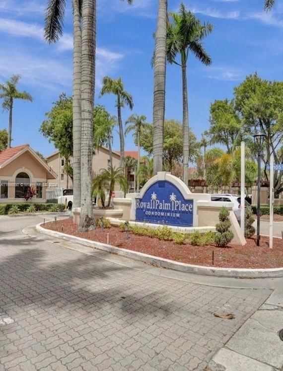 Real estate property located at 10421 157th Place #305, Miami-Dade, ROYAL PALM PLACE, Miami, FL